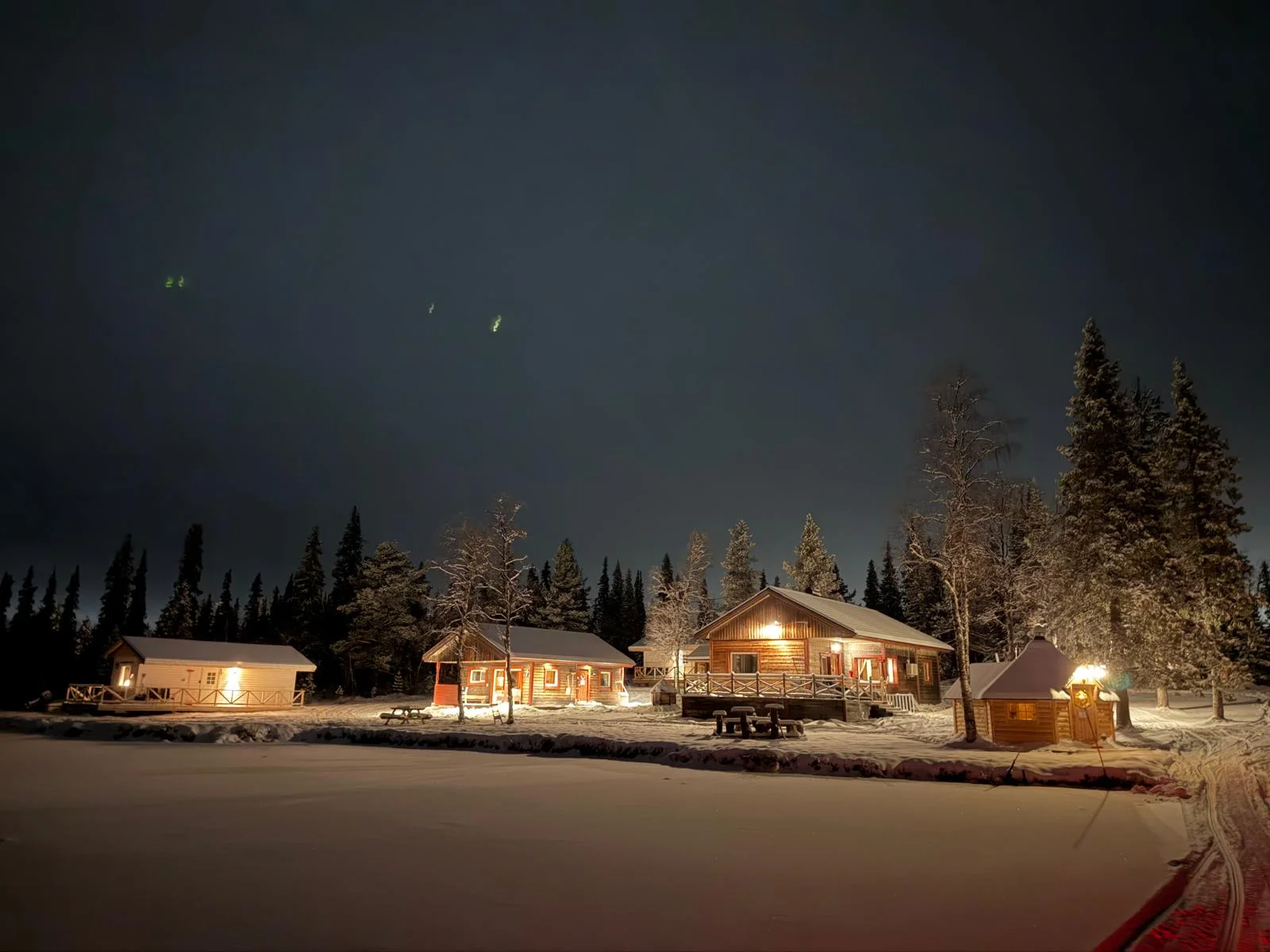 Lakeside Aurora Cabins